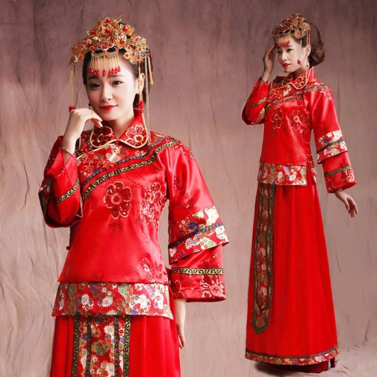 新娘新郎结婚敬酒时穿什么衣服比较合适敬酒穿秀禾服是否合适