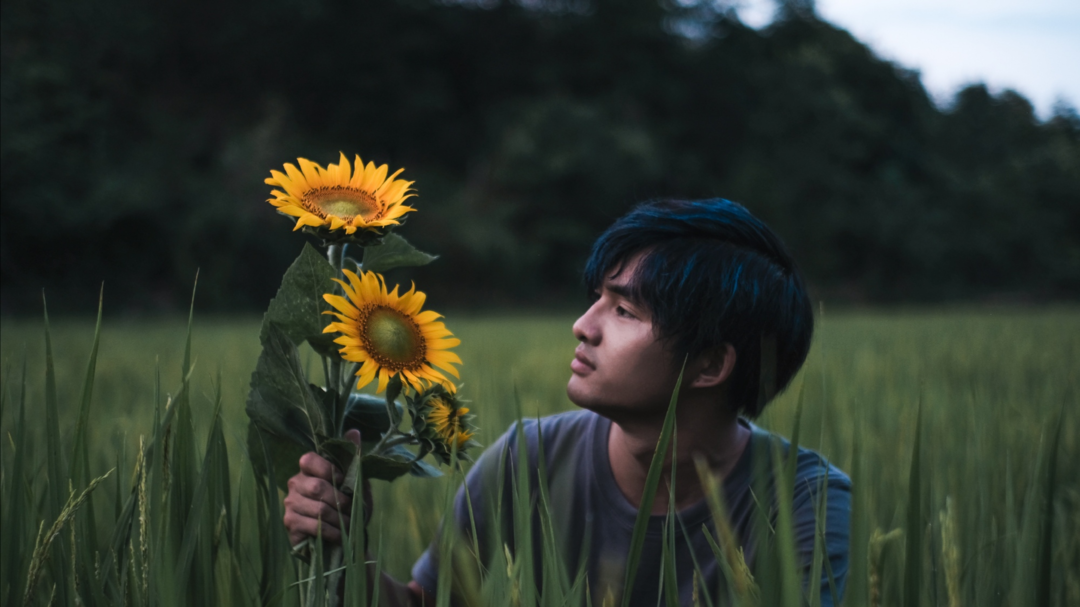 95后李启航回归乡村生活,把酷奶奶拍成了时尚模特! - 知乎