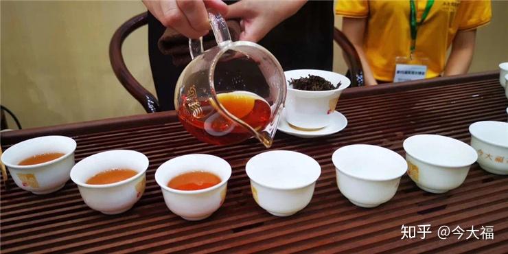 通过品鉴数款第一代班章大白菜,带给大家极致的喝茶体验,本次东莞茶博