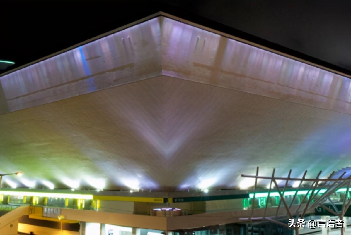 红磡体育馆,就是中国香港地区的为大家所熟知的综合室内多用途比赛和