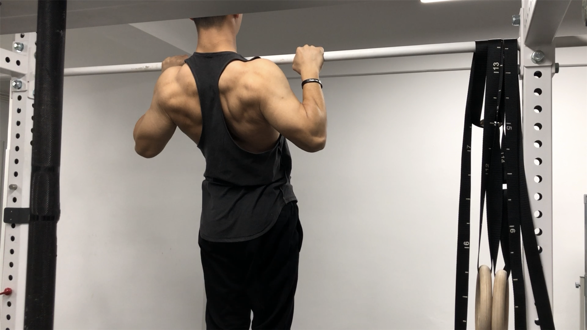 适合初学者的6个练背动作| 如何做引体向上?