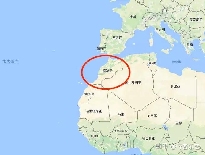 造物主在这里把调色盘上最美的颜色都用尽,蓝色舍夫沙万,洁白的卡萨