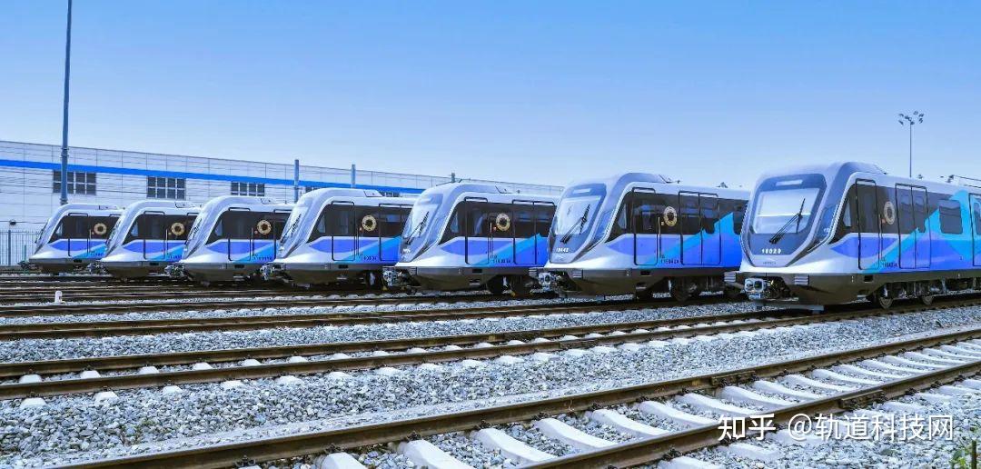 成都轨道交通10号线三期列车到段