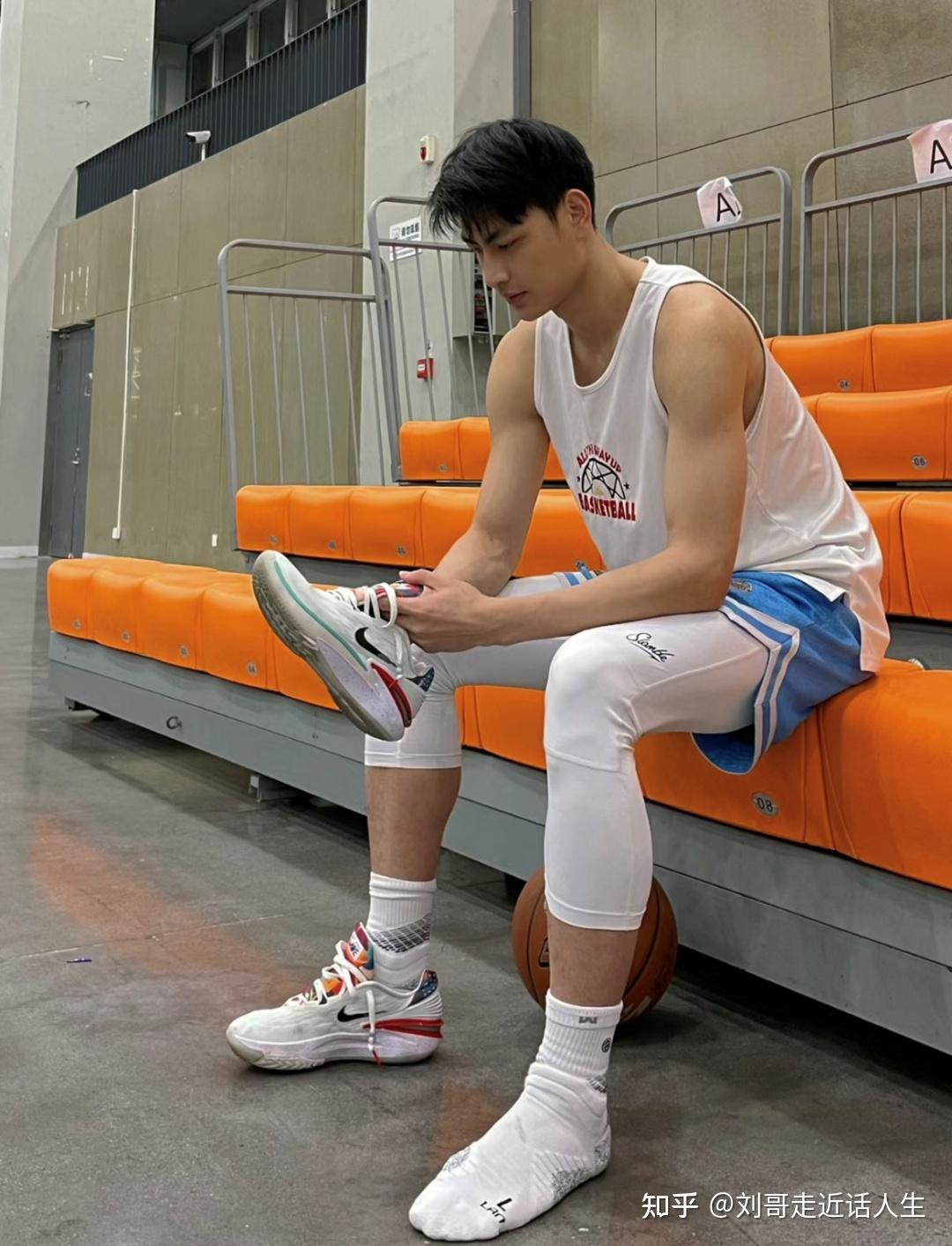 浙江187cm篮球帅哥,球衣难掩炽热身躯,男友力十足 - 知乎