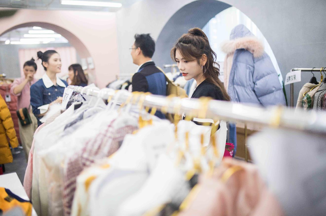 蘑菇街主播小甜心呢跻身全网第一梯队单场销售额24415万