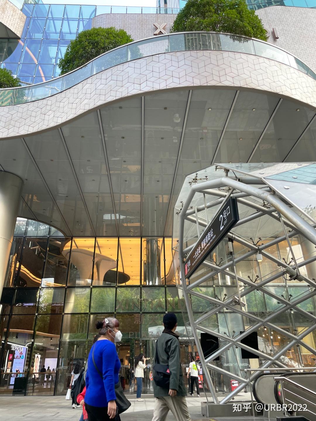 城市再生，传统百货到现代化社交场所的蜕变｜上海瑞安新天地广场 - 知乎