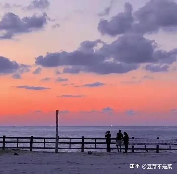 温柔治愈文案‖人的一生会遇到两个人，一个惊艳了时光，一个温柔了岁月 - 知乎