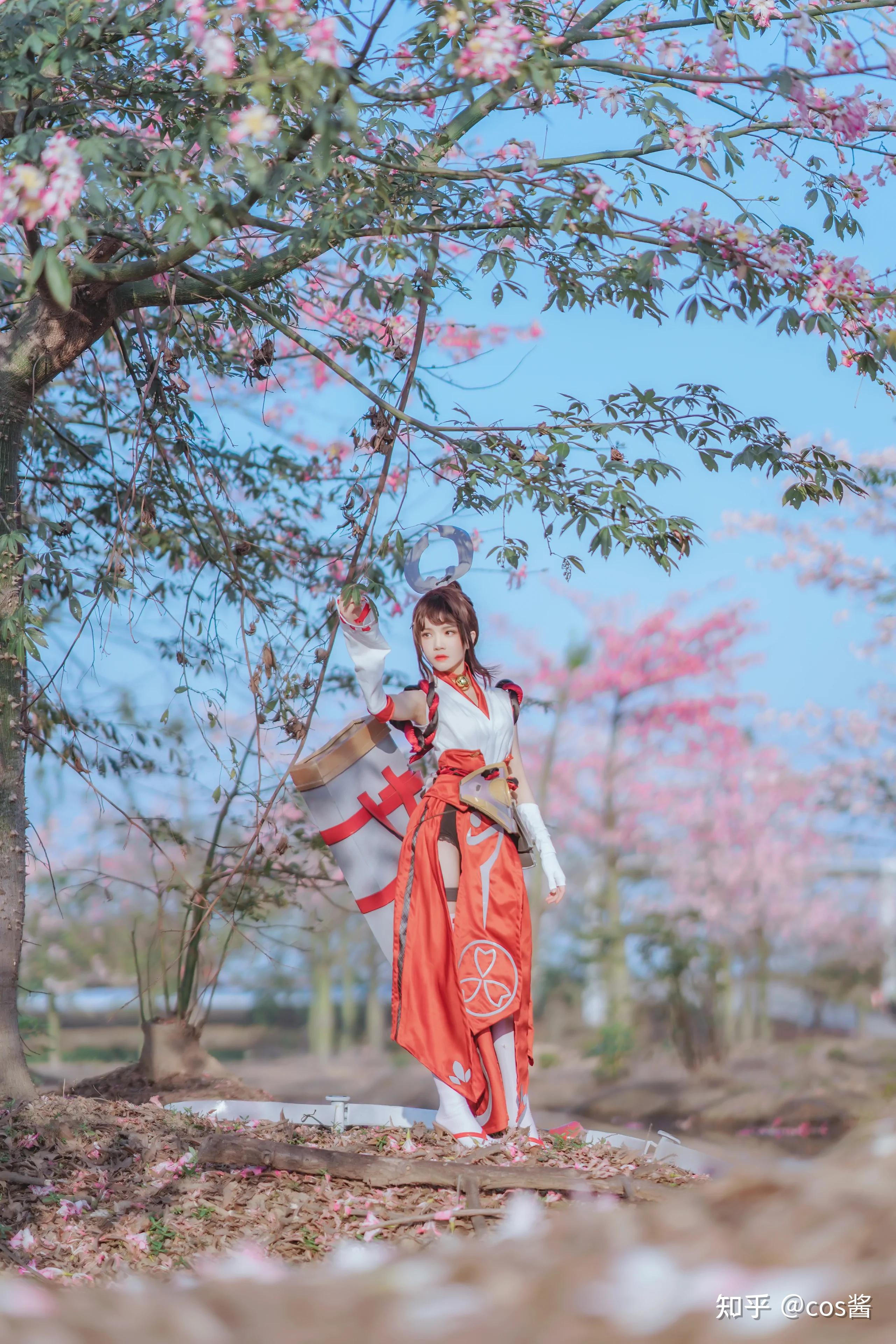 桜桃喵 - 花见巫女 cosplay美图 cos酱写真套图合集 福利在线看 - 知乎