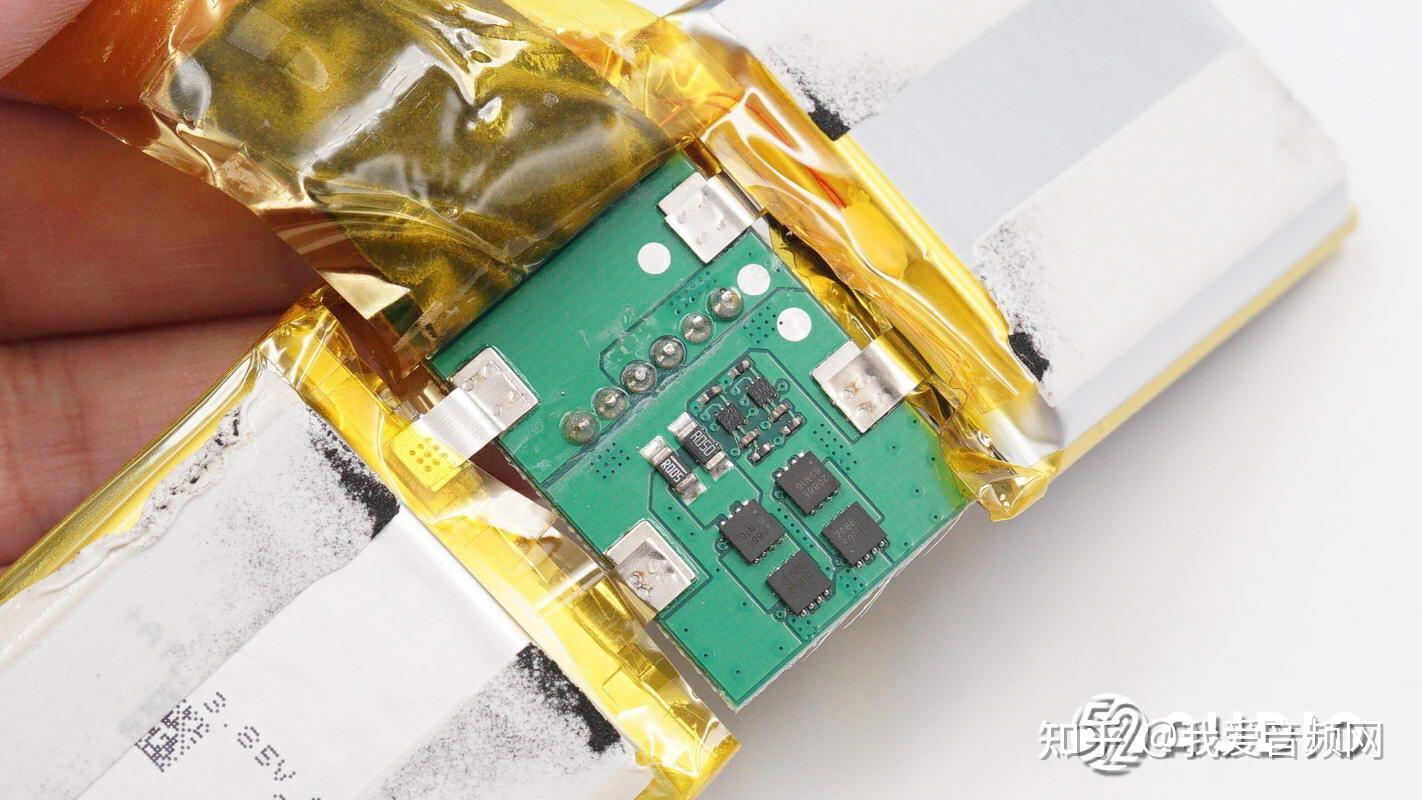 pico neo3 vr一体机拆解,内置上千小时游戏内容,持pico link无线串流