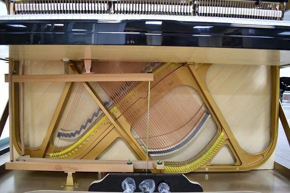 琴行选择钢琴注意哪两种铸铁方式