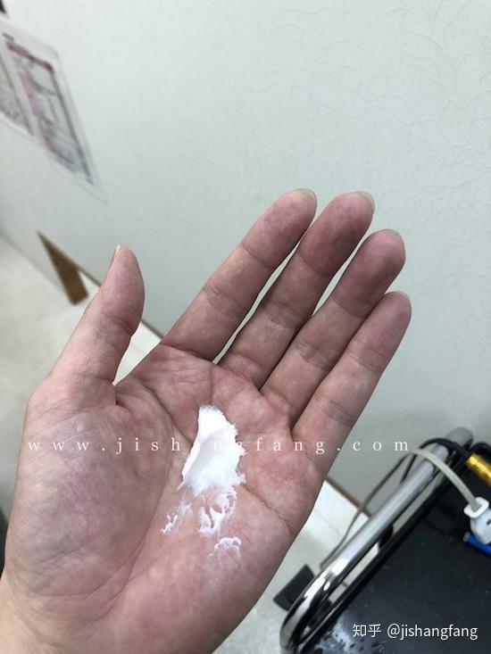 怎么抹发蜡 v2-0a60c64d654fa665a8979111dd13bdd3_r.jpg