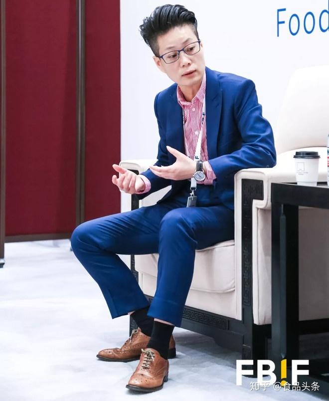 麦隆咖啡副总裁郑慧人的舌头很挑剔想喝一杯好的东西是基本诉求