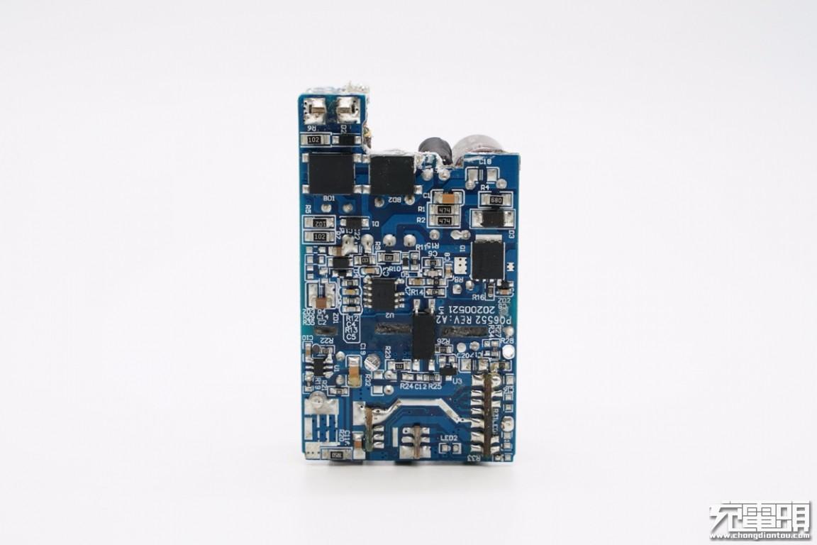 拆解报告:华硕adol 65w 2c1a氮化镓快充充电器