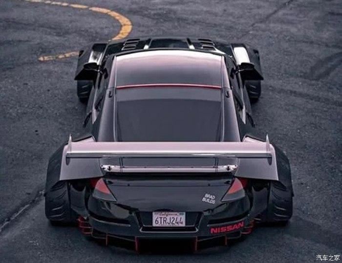 超宽的宽体改装日产350z黑武士版跑车