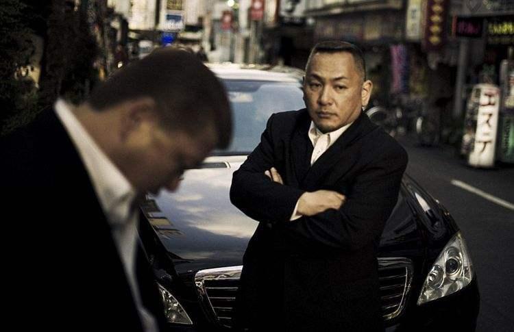 国企裸官董跃进遭骗子下套侵占公款58亿始末