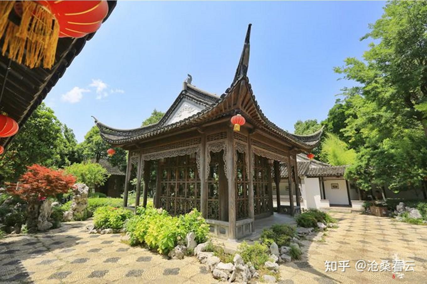 愚園,又稱胡家花園,位於 南京 市秦淮區,東臨集慶門鳴羊街,西倚花露崗