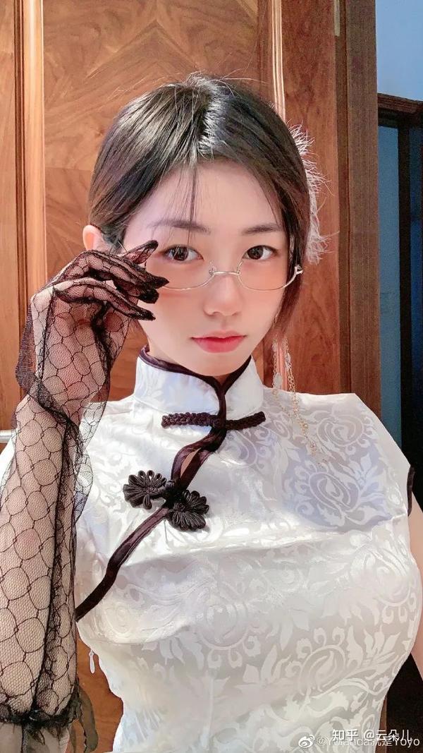 尤物Bot丨程女士：你行不行啊？细狗 - 知乎