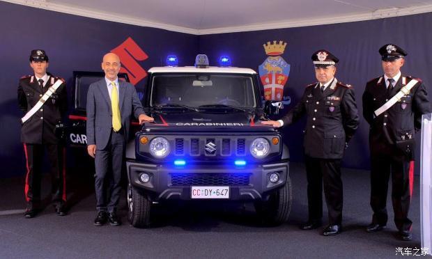 铃木吉姆尼加入意大利国家宪兵部队