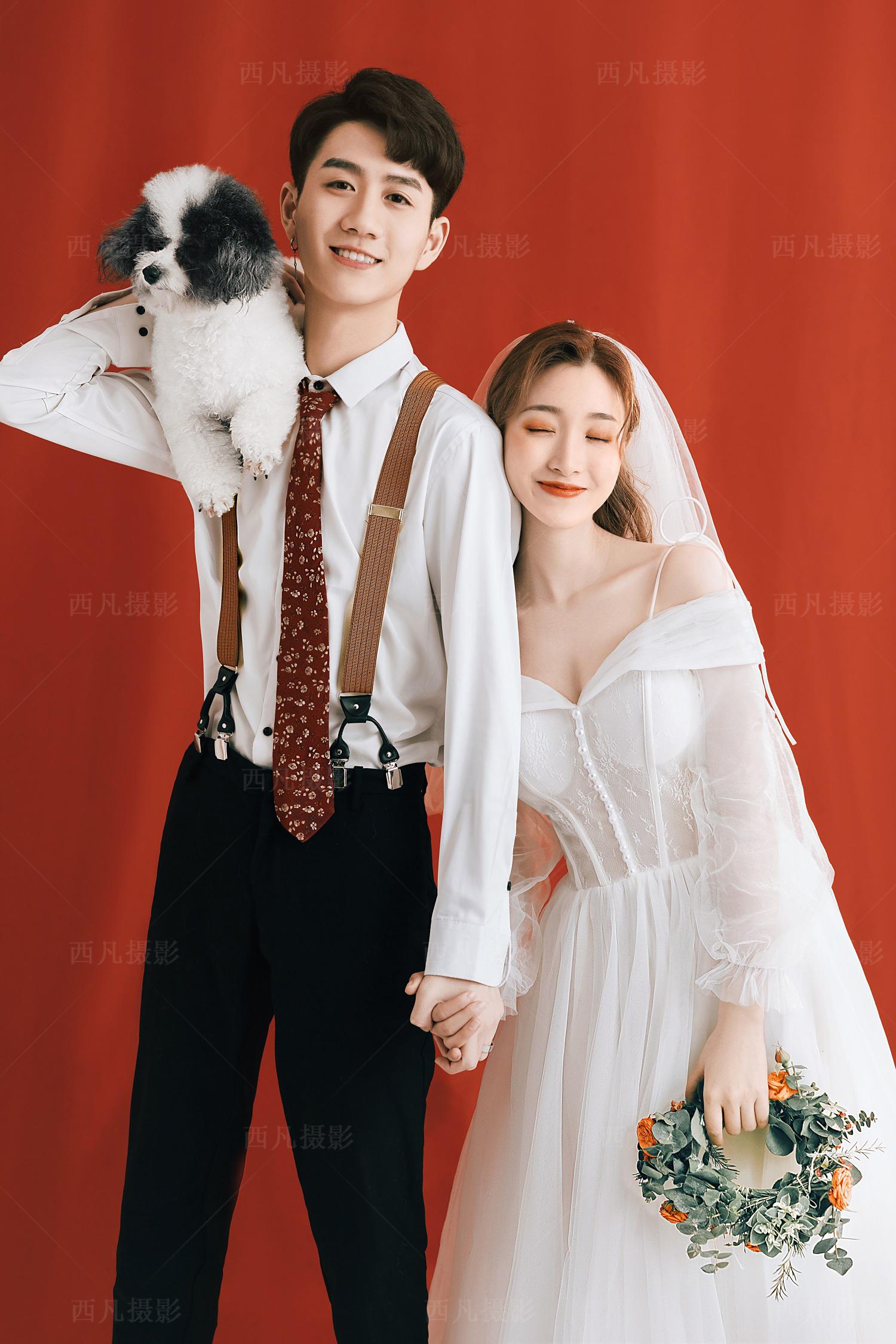 随时陪伴在新人左右,时刻关注新人形象,密切关注新人需要,还要爸