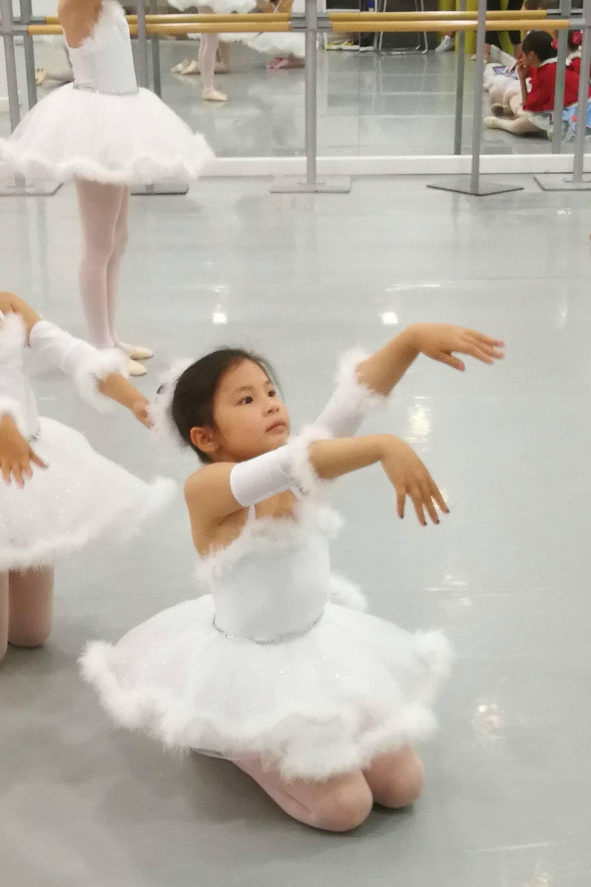 7岁登上西班牙达人秀5国语言随意换这么牛的娃居然是自鸡