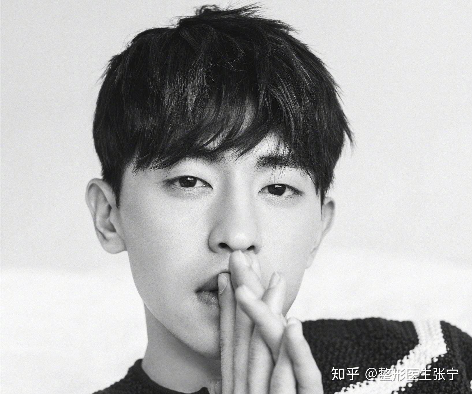 单眼皮邓伦被称为韩系美男