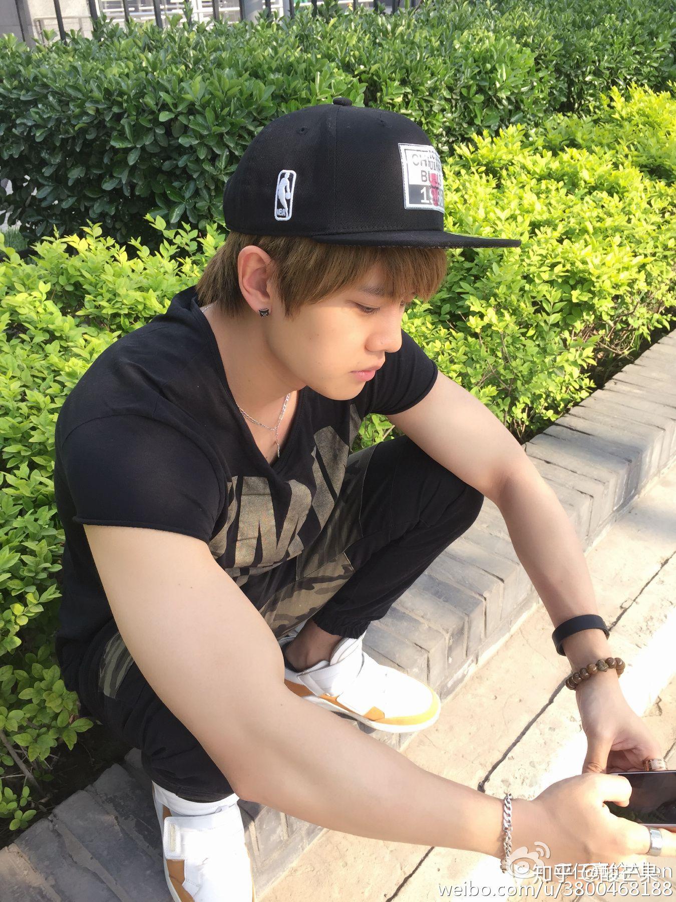 任嘉伦的女友聂欢都做了啥?