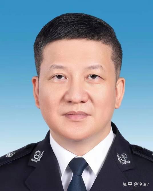 现任福建省莆田市人民政府党组成员,副市长,市公安局党委书记,局长