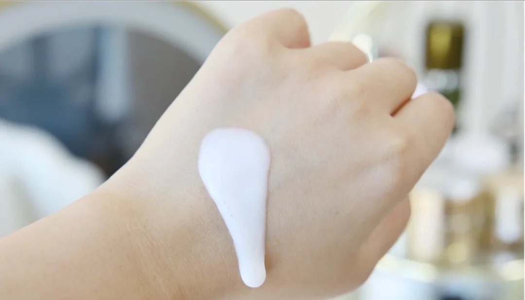 水乳可以用来擦身体(水乳可以用来涂身体吗)