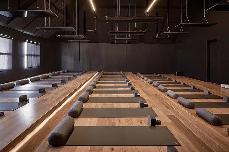 开瑜伽馆要想赚钱,得趁旺季多抓"大鱼"