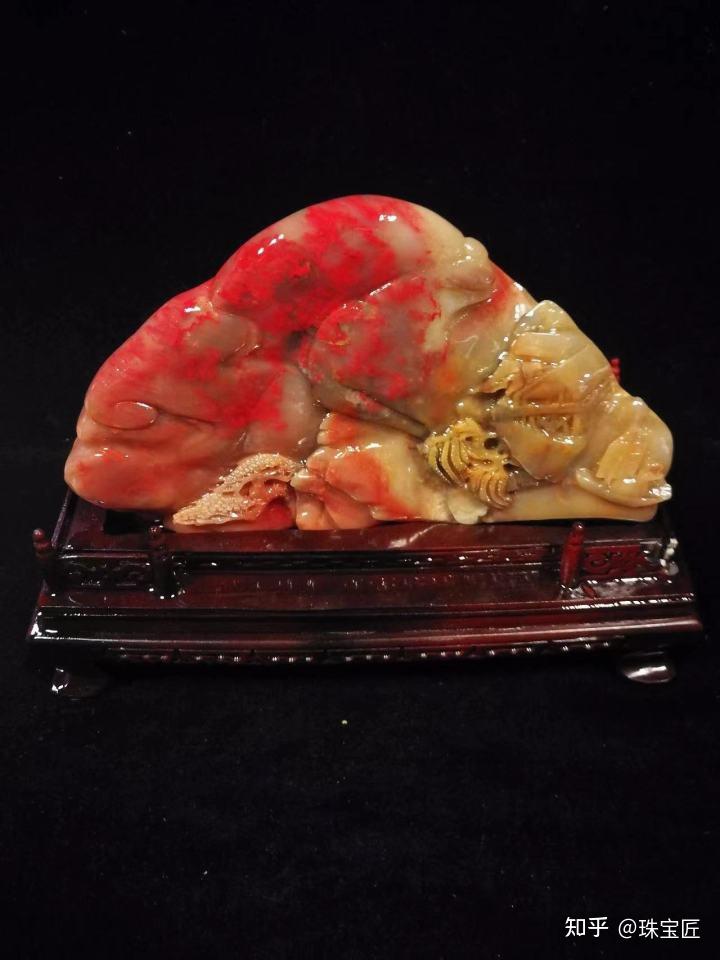 其中,巴林石属于叶腊石的一种,产于中国内蒙古自治区赤峰市的巴林右旗