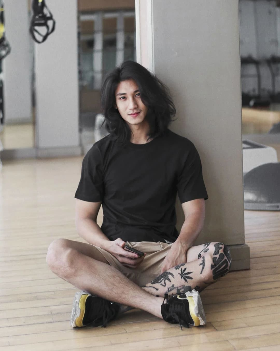 撞脸金城武缅甸188cm男模爆红ins海王身材圈粉全网太平洋是我为他流的