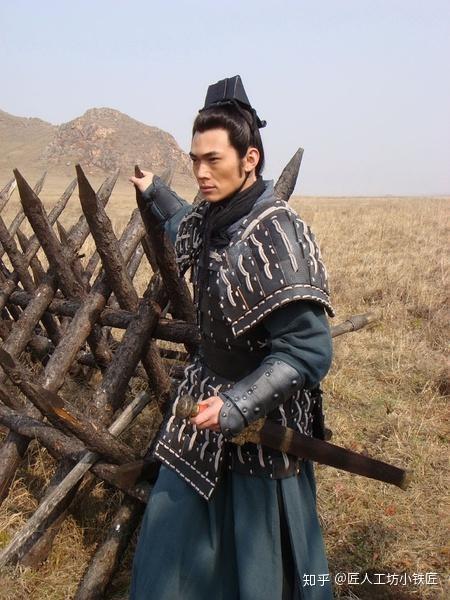古人是怎么把刀剑固定在衣服上的?可不是用绳子栓这么简单 - 知乎