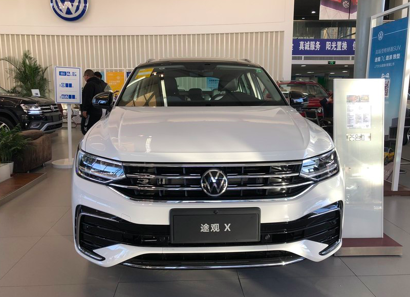 2021款大众途观x到店实拍!极光白色车身很耐看,配2.0t 双离合 - 知乎