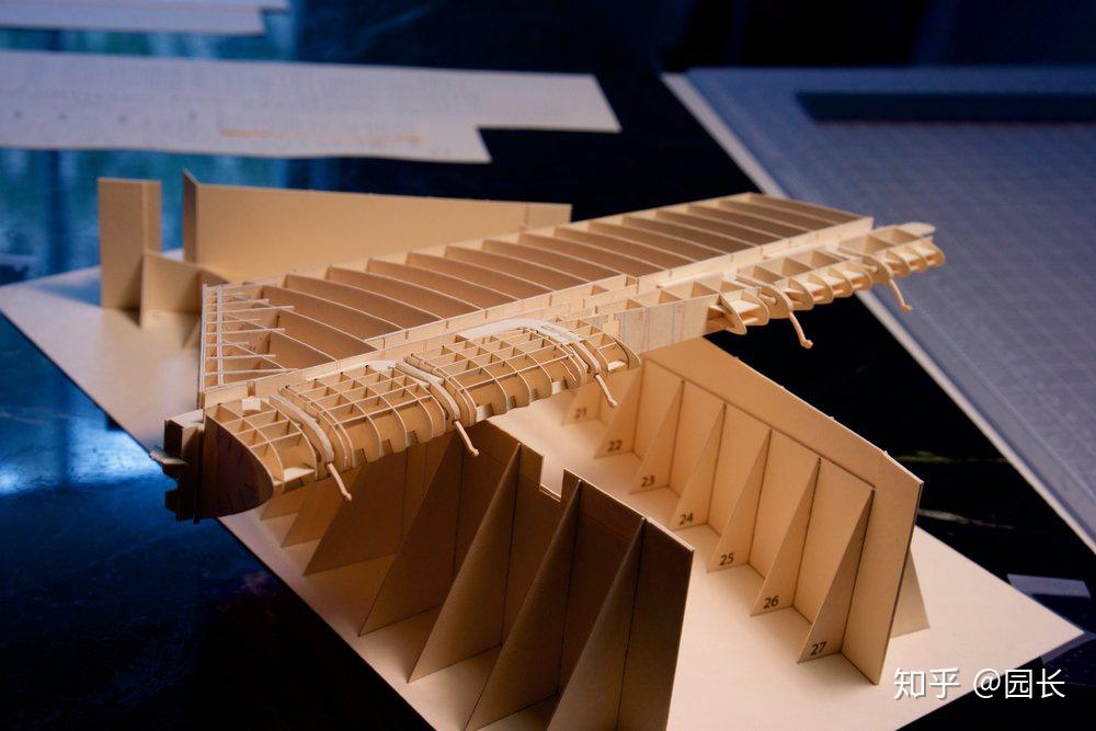 用硬纸板制作一台超仿真波音777客机