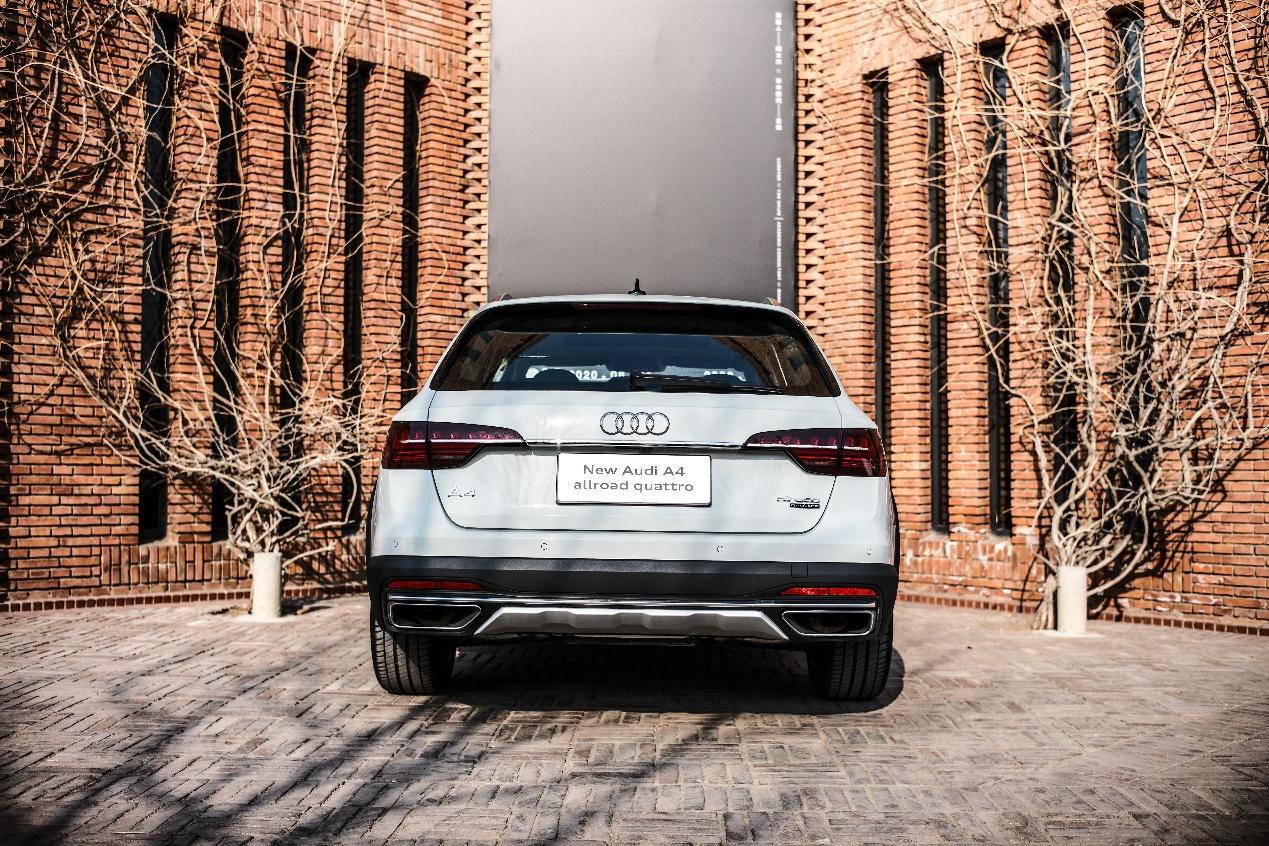 做个时尚户外达人试驾奥迪2021款a4allroad