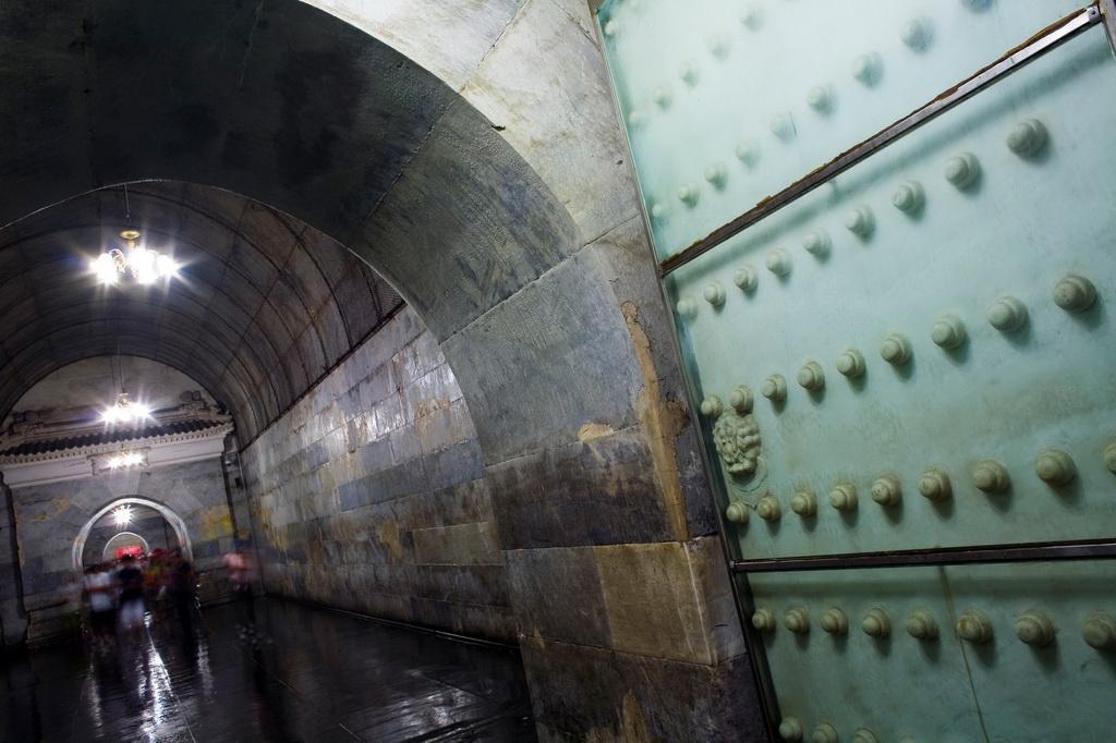 [图说]古今影像大明十三陵－－十五，明神宗万历帝朱翊钧定陵之开放的皇陵-明十三陵背后的帝王传奇