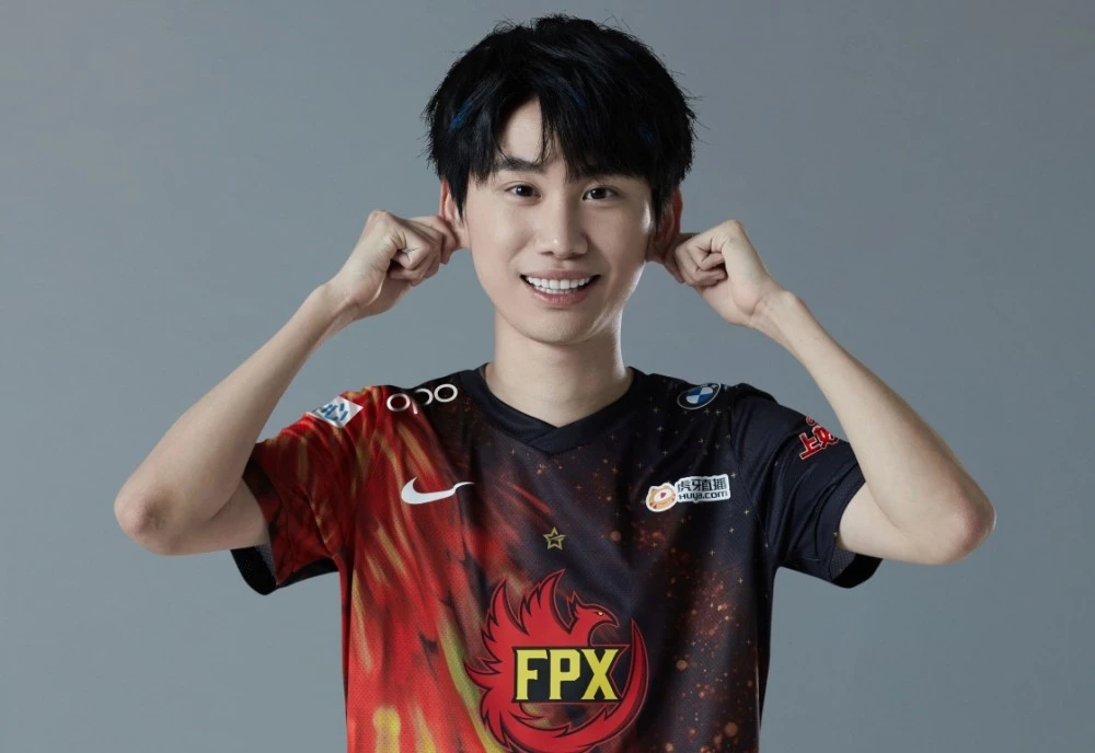 房管骂队友还能继续上任?doinb这波不厚道了啊 - 知乎