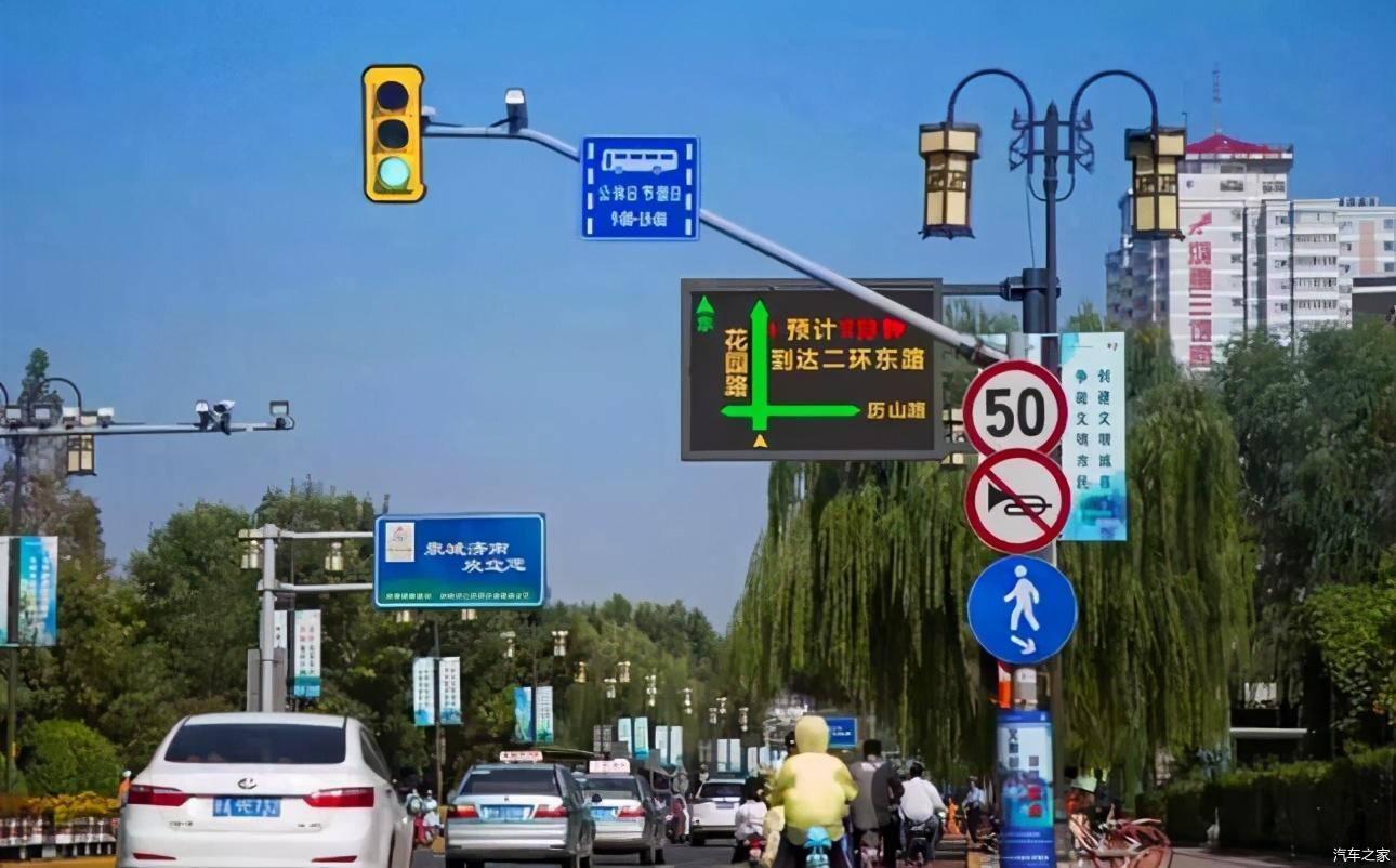 红绿灯升级读秒功能被取消车主们直呼这样车就更难开了