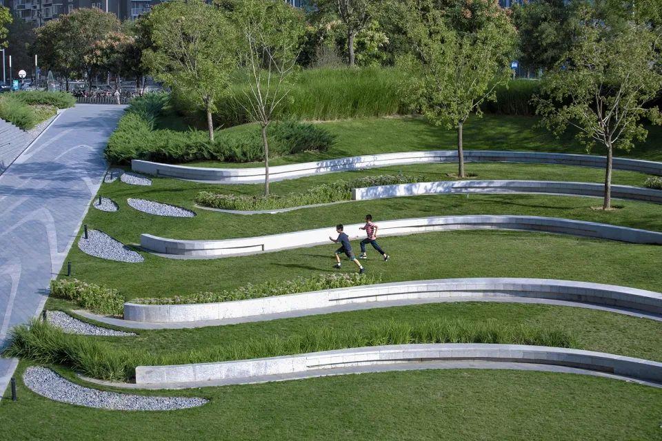 开放,分层,聚合 | 露天剧场 & 大台阶案例精选 - 知乎