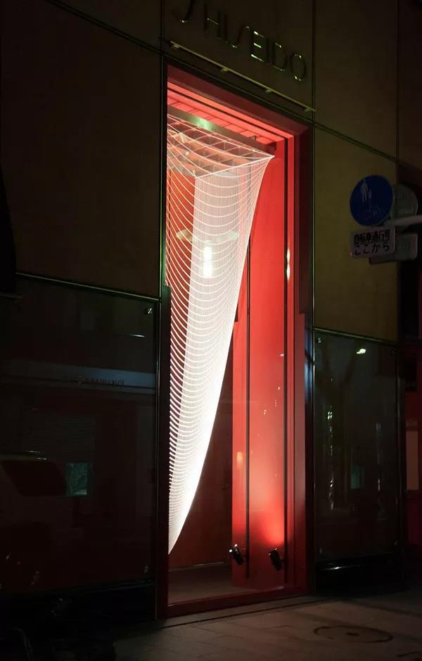 资生堂 - 新年橱窗设计今天小编就将为大家介绍那些科技感十