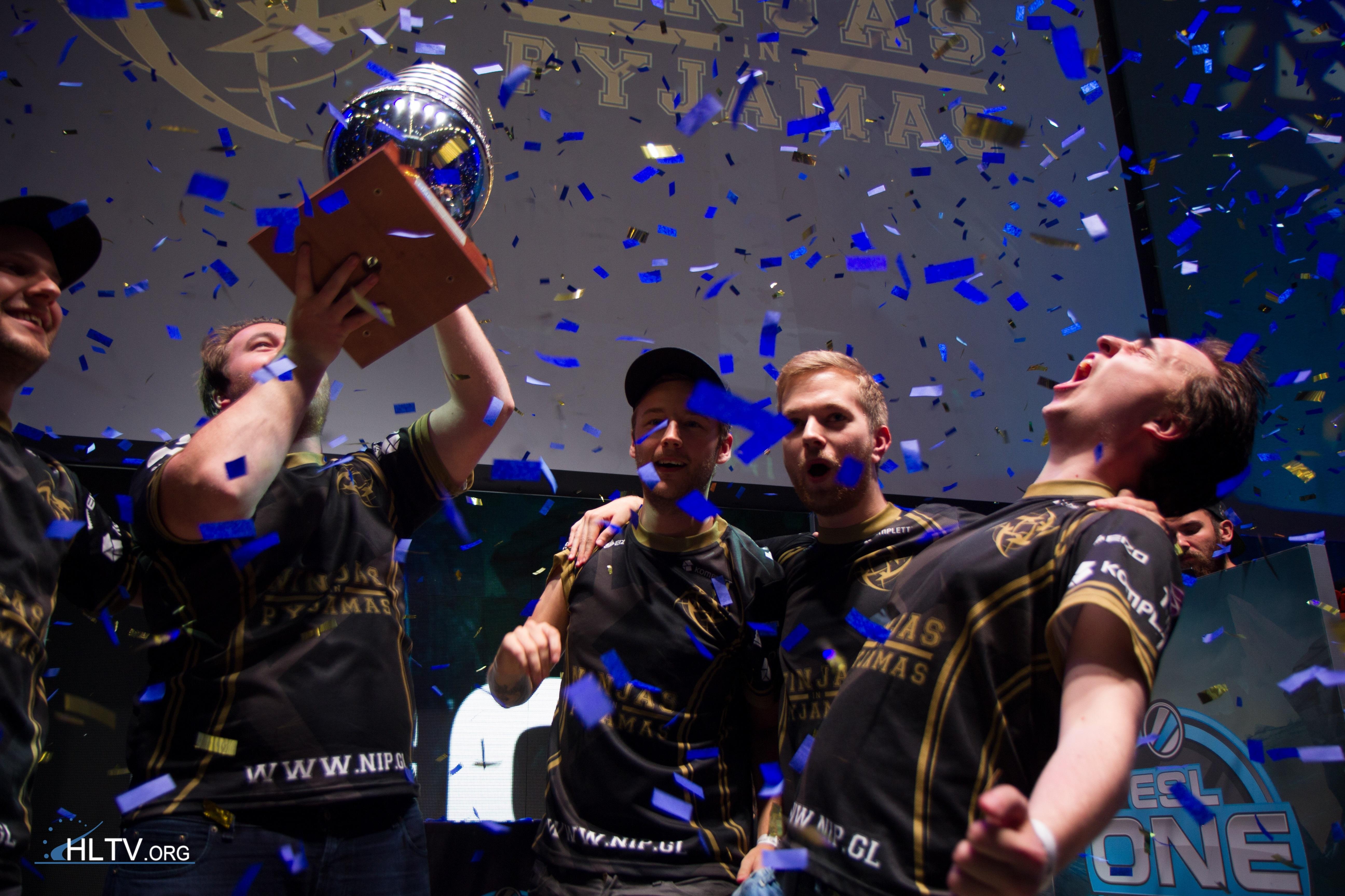 Победители мажоров КС го. NIP CS go. Team dignitas DREAMHACK 2014. Cyber Shock CS go.