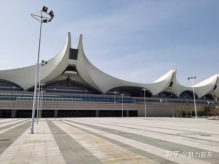 胶东风采青岛红岛站千呼万唤始出来