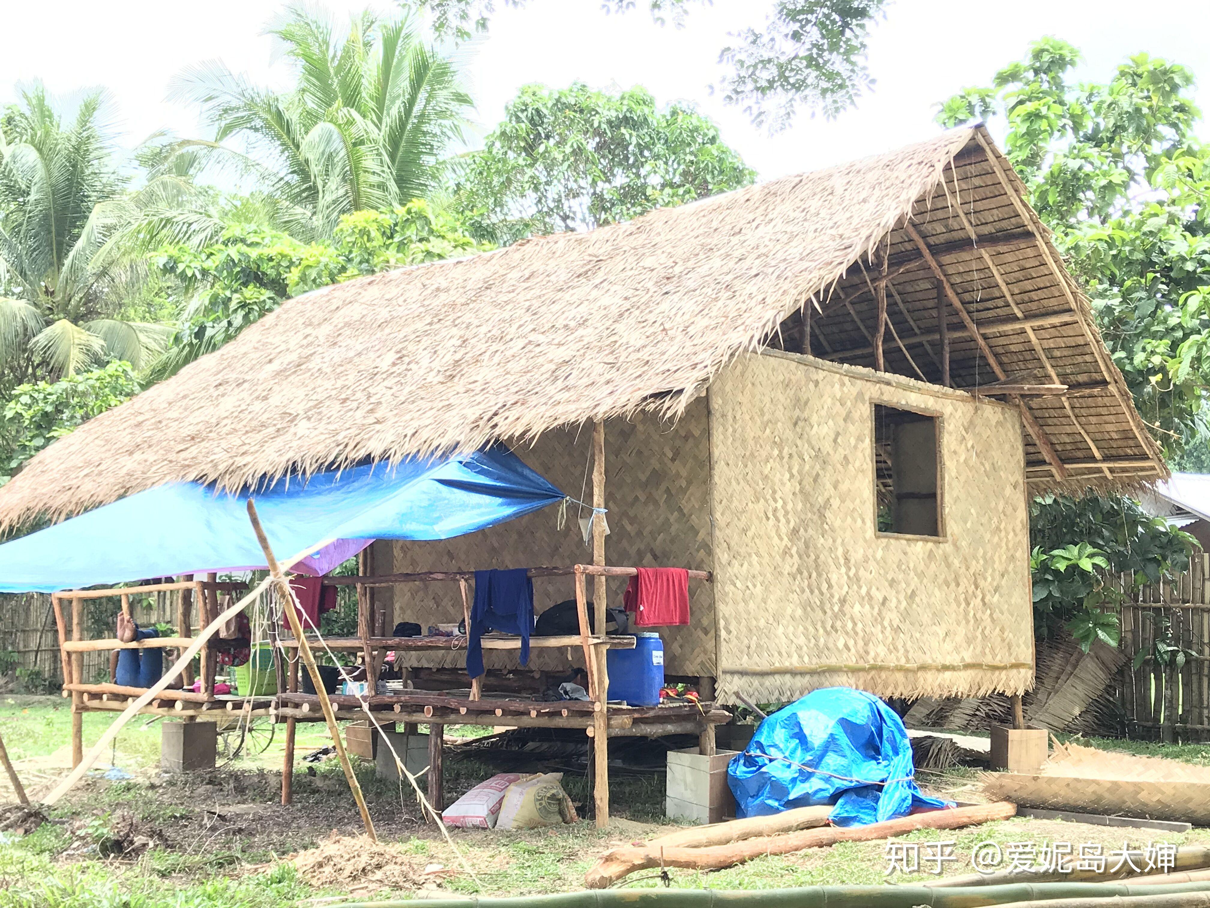 由於經濟條件有限,80%的家庭住房都是用木頭搭建起來的,形成了菲律賓