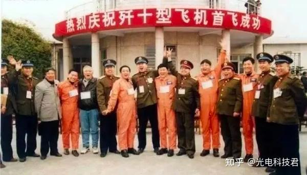 歼-20总师杨伟:三次差1分面临抉择,梦想未来战机由中国来制定标准 - 知乎