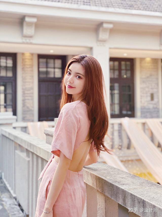 怎么拍照好看12个好用拍照姿势让你拍照既很自然又好看