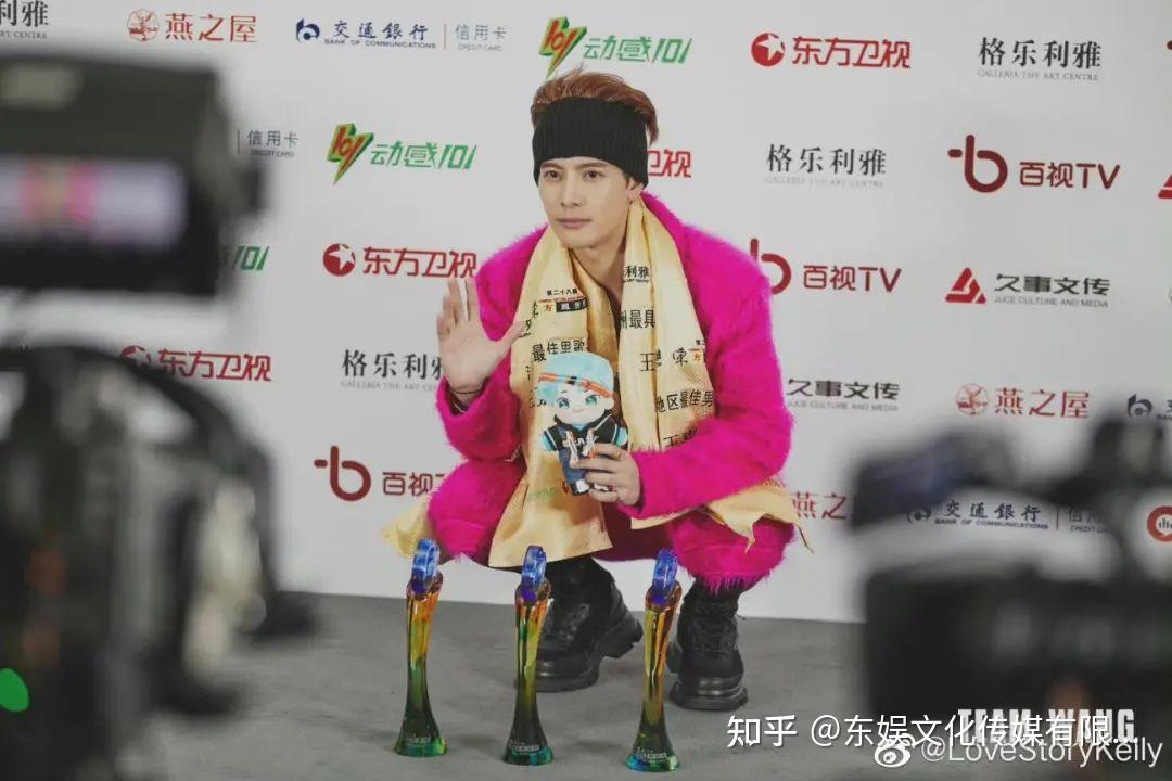 东娱洞察王嘉尔代言士力架给我看饥动了