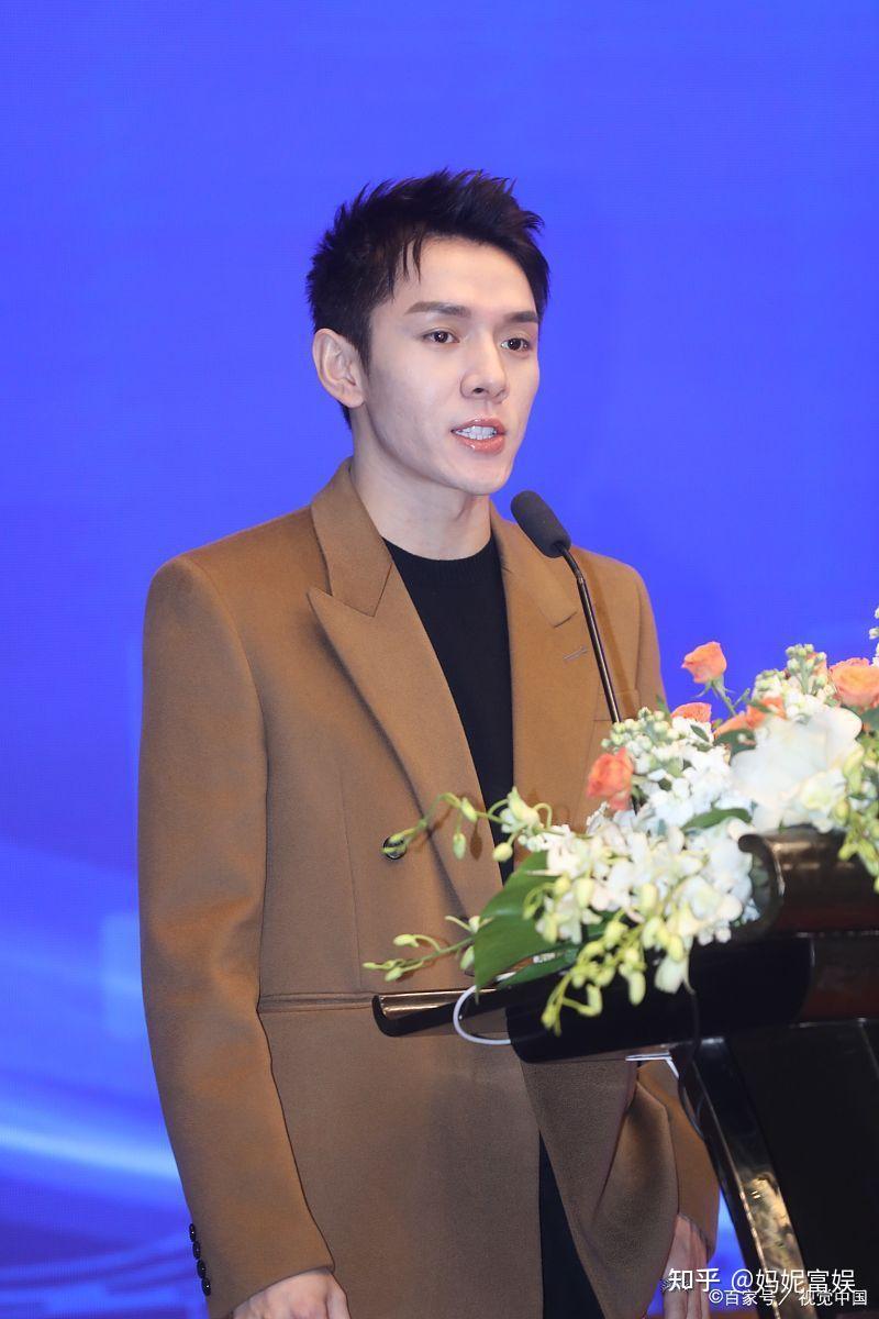 揭秘王嘉诚李佳琦幕后大老板身家高达170亿