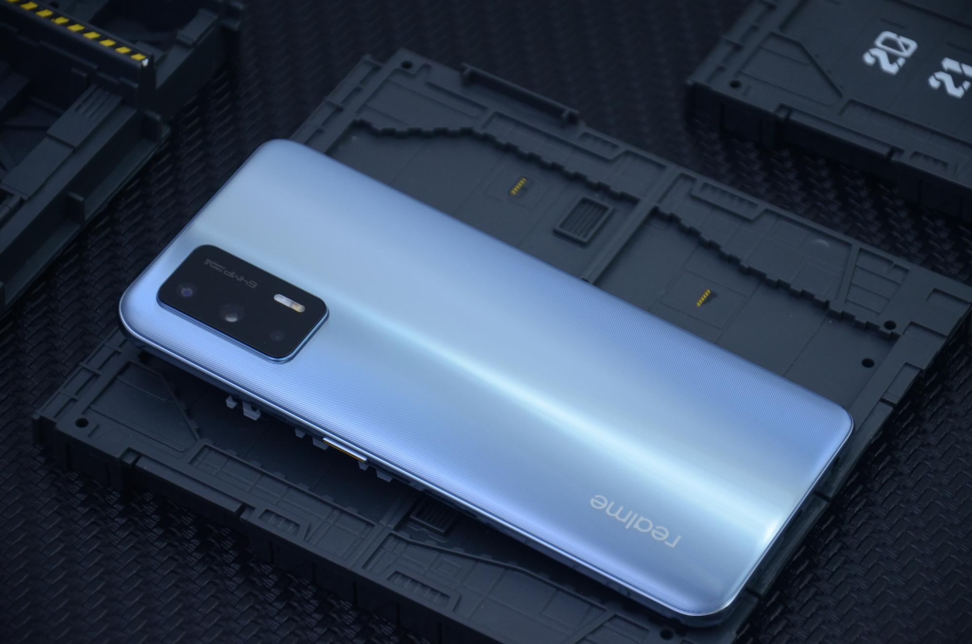 realme真我gt评测骁龙888屏下指纹仅2799元