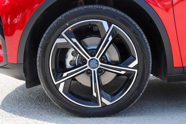 20万七座直上绿牌实测加速84秒抢先试驾比亚迪唐dmi