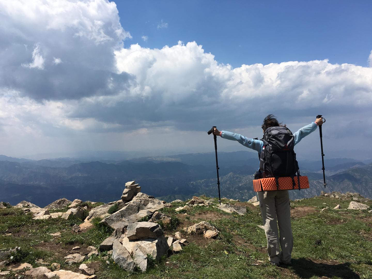 和你一起 冬扫雪 春赏花 夏登山 北京灵山登山指南 知乎